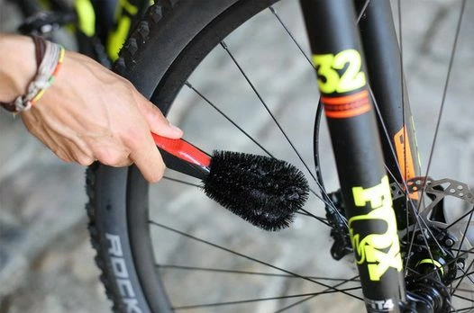 Brosse Zefal ZB Twist - Nettoyage Pédalier/Rayons/Freins à Disque 6 Brosse Zefal ZB Twist - Nettoyage Pédalier/Rayons/Freins à Disque – Image 4