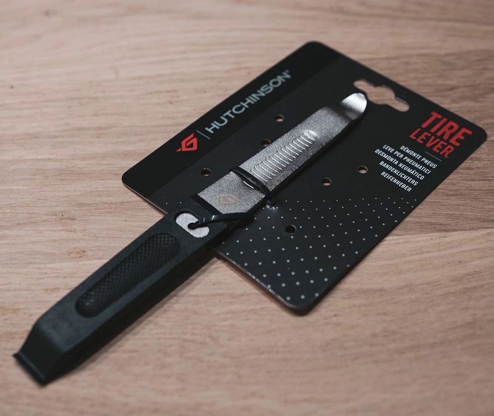 Démonte Pneu Hutchinson X1 - AD60257 3 Démonte Pneu Hutchinson X1 - AD60257