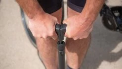 Pompe à Pieds BBB AirWave Noir 9Bars BFP-20 -vélos Soldes Magasin pompe a pieds bbb airwave noir 9bars bfp 20 p image 96896 grande